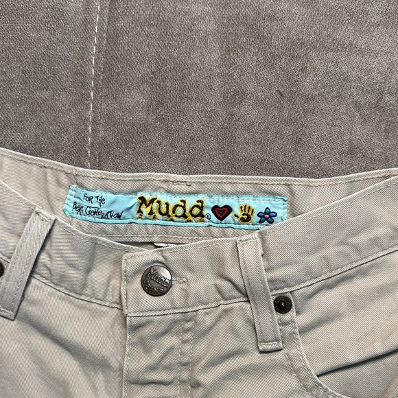 Mudd Women's Light Tan Cargo Shorts - Picture 2 of 10